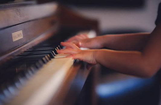 Essential Guidance for Cultivating Proper Piano Hand Technique in Young Learners