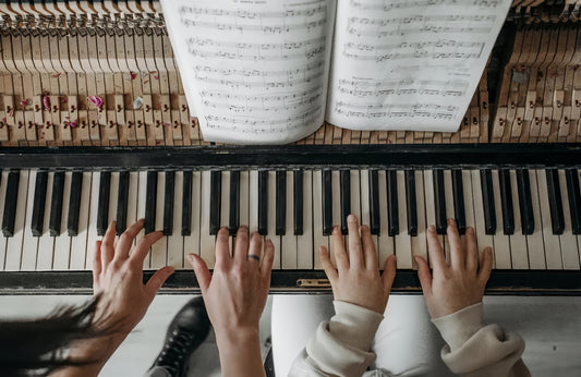 Understanding Hand and Arm Positioning for Piano Beginners
